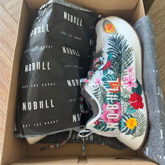 NOBULL Floral Sneakers. Tropical print woman size 5.5. GU come with box. - Picture 12 of 14